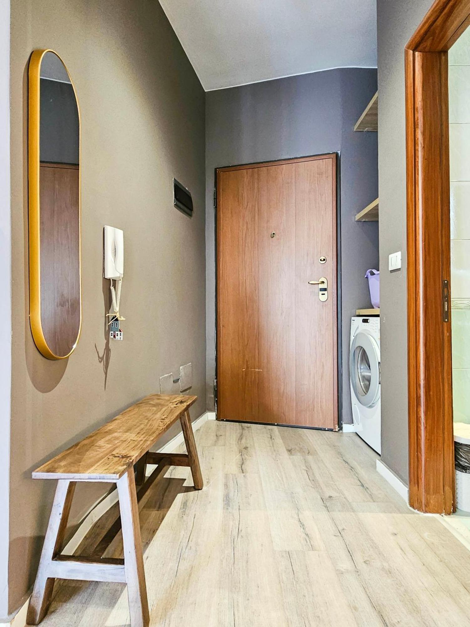 Modern Flat In Center Appartamento Tirana